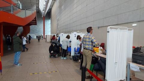 Vacunaci&oacute;n cintra la COVID en Gij&oacute;n