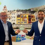 Orihuela recibe el galardón Iglú Verde por superar el reto de recogida selectiva de envases de vidrio Orihuela recibe el galardón Iglú Verde por superar el reto de recogida selectiva de envases de vidrio