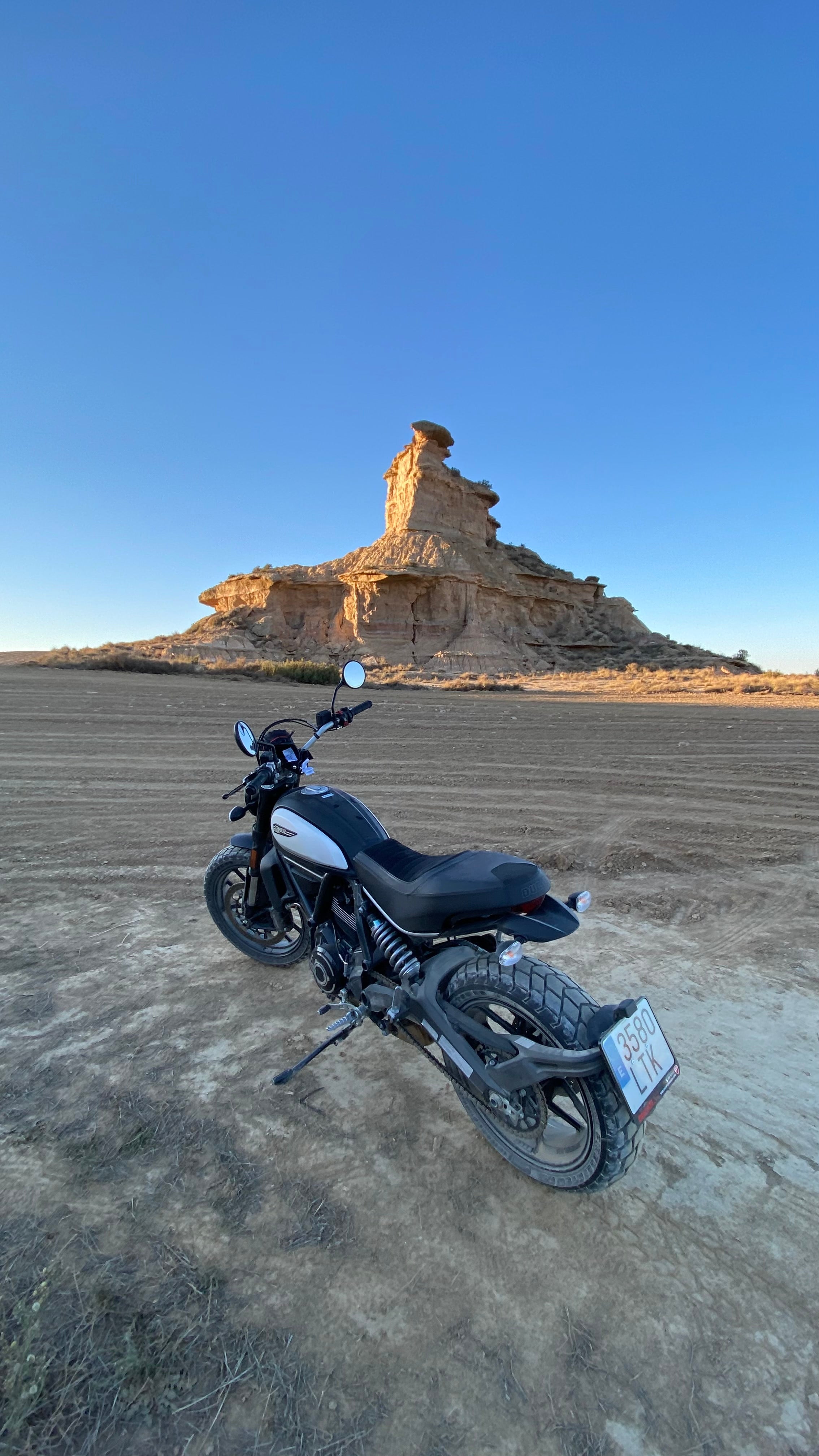 Descubriendo Huesca en moto con Alicia Sornosa Descubriendo Huesca en moto con Alicia Sornosa