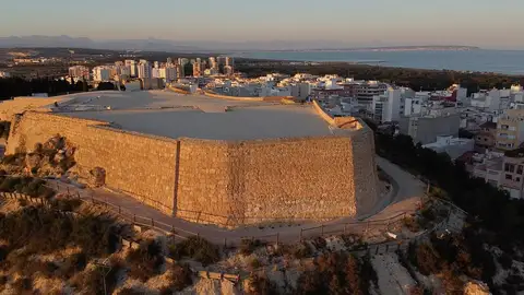 Mañana, 23 de noviembre se conmemora 800 años del nacimiento en Toledo del rey de Castilla Alfonso X “ El Sabio” castillo
