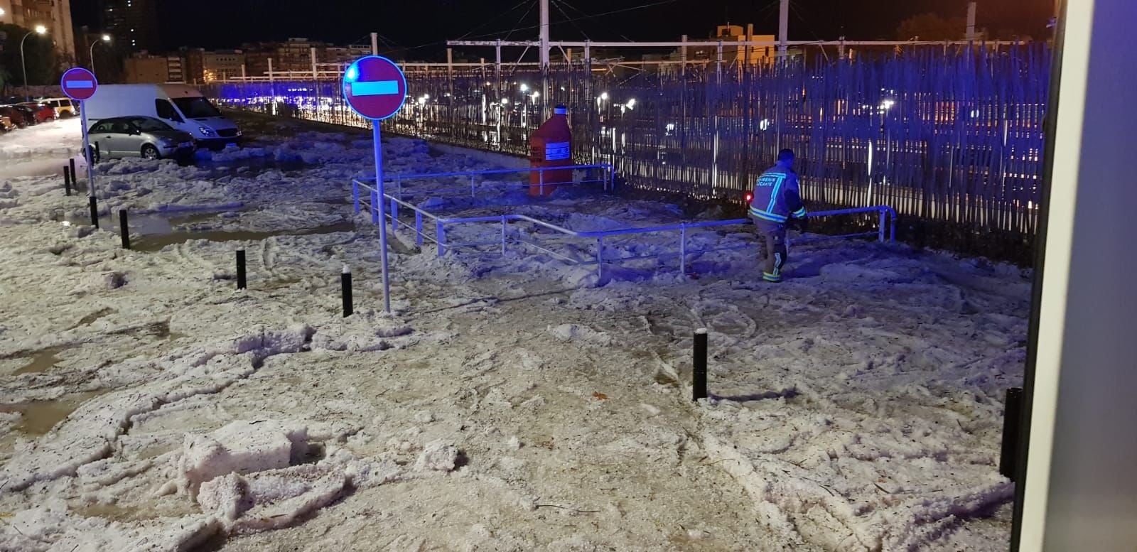 Bomberos y Policía Local realizan una quincena de intervenciones por la tormenta de granizo Bomberos y Policía Local realizan una quincena de intervenciones por la tormenta de granizo