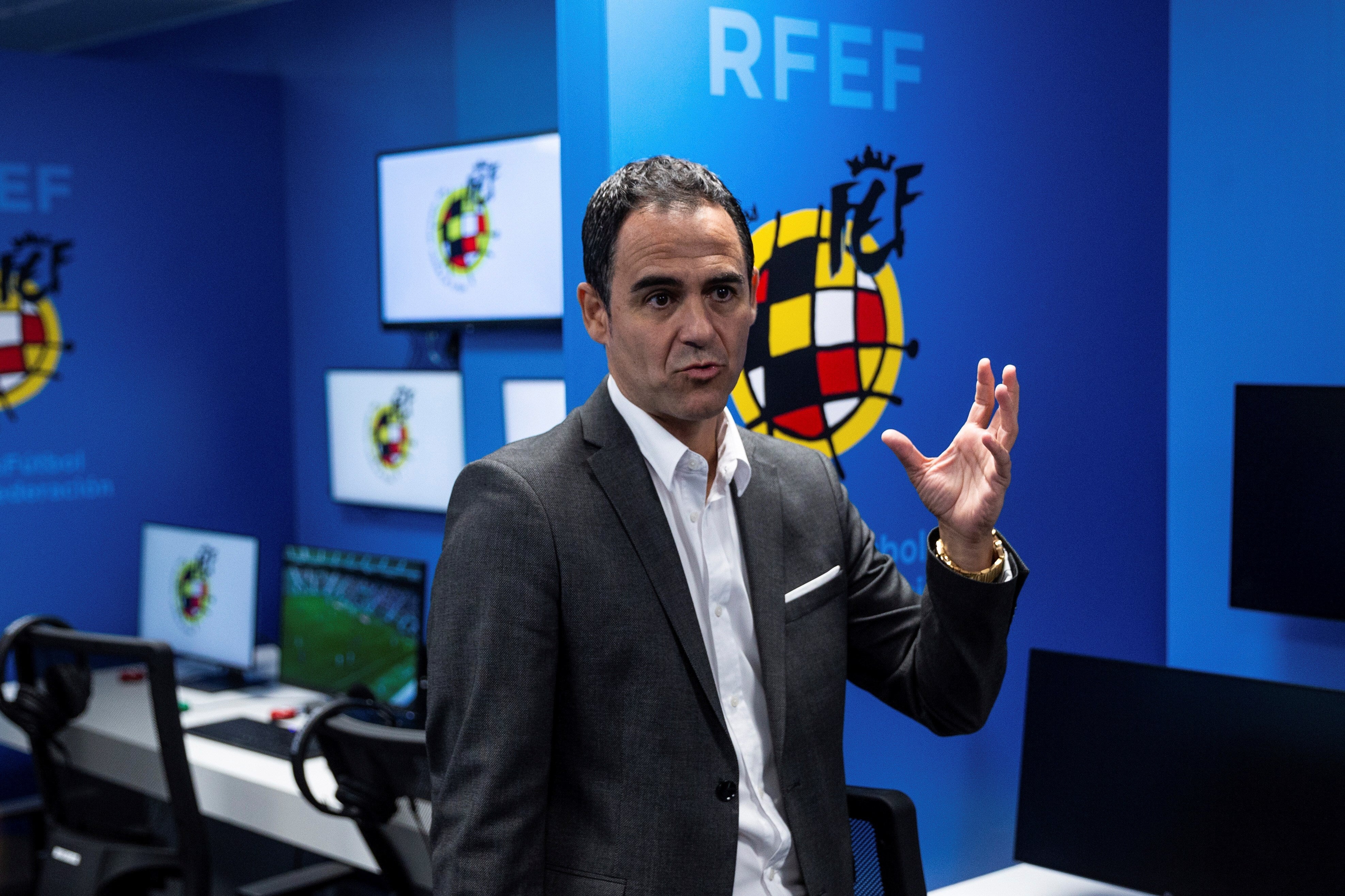 Velasco Carballo: "Hemos transformado el mundo del arbitraje español y ahora tengo derecho a enfrentarme a nuevos retos" Velasco Carballo: "Hemos transformado el mundo del arbitraje español y ahora tengo derecho a enfrentarme a nuevos retos"