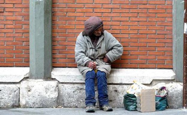 Esas personas con las que nos topamos a diario y que apenas parece que las notáramos Esas personas con las que nos topamos a diario y que apenas parece que las notáramos
