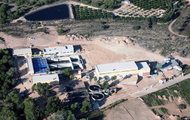Las depuradoras de Arenales del Sol y Carrizales de Elche tendrán placas fotovoltaicas para generar la energía que consumen Las depuradoras de Arenales del Sol y Carrizales de Elche tendrán placas fotovoltaicas para generar la energía que consumen