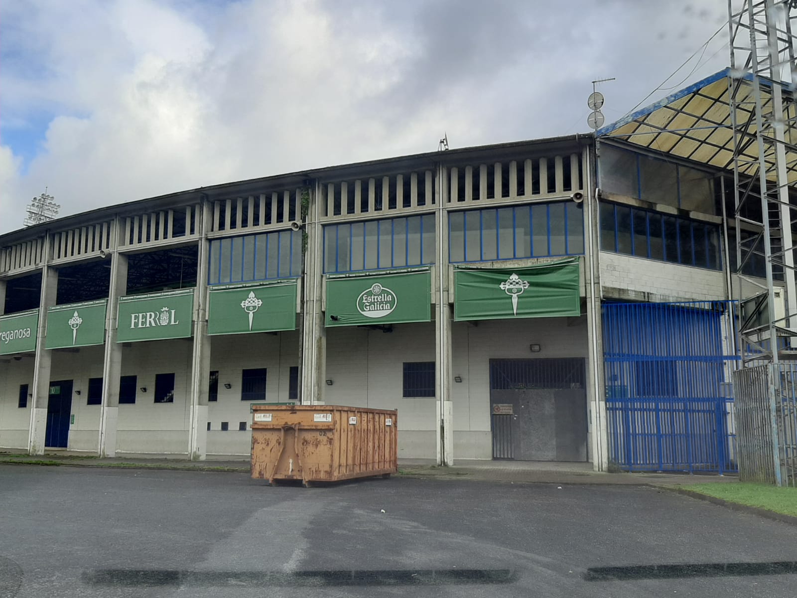 Pendientes del número de entradas en A Malata para el Racing-Deportivo del día 4 de diciembre Pendientes del número de entradas en A Malata para el Racing-Deportivo del día 4 de diciembre