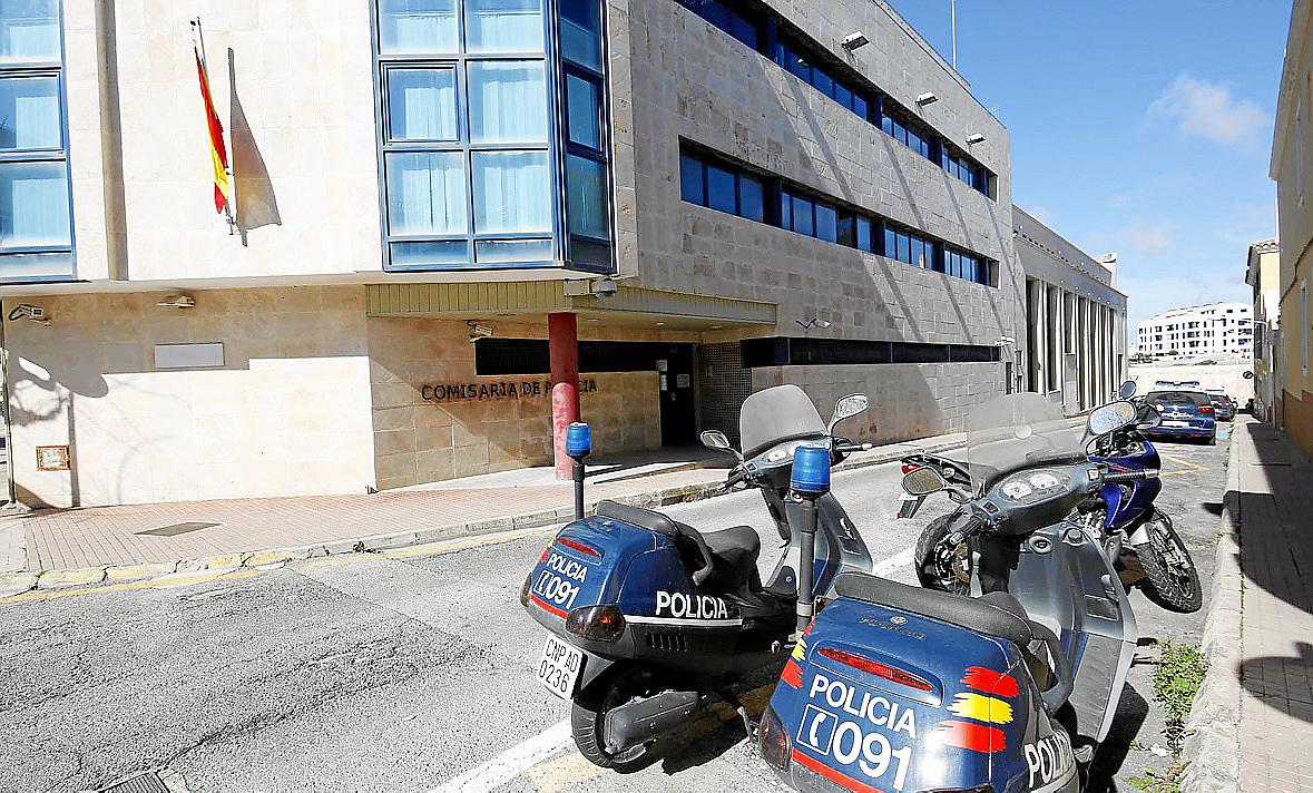 Detienen una madre en Ciutadella por abandonar a su hijo de 3 años Detienen una madre en Ciutadella por abandonar a su hijo de 3 años