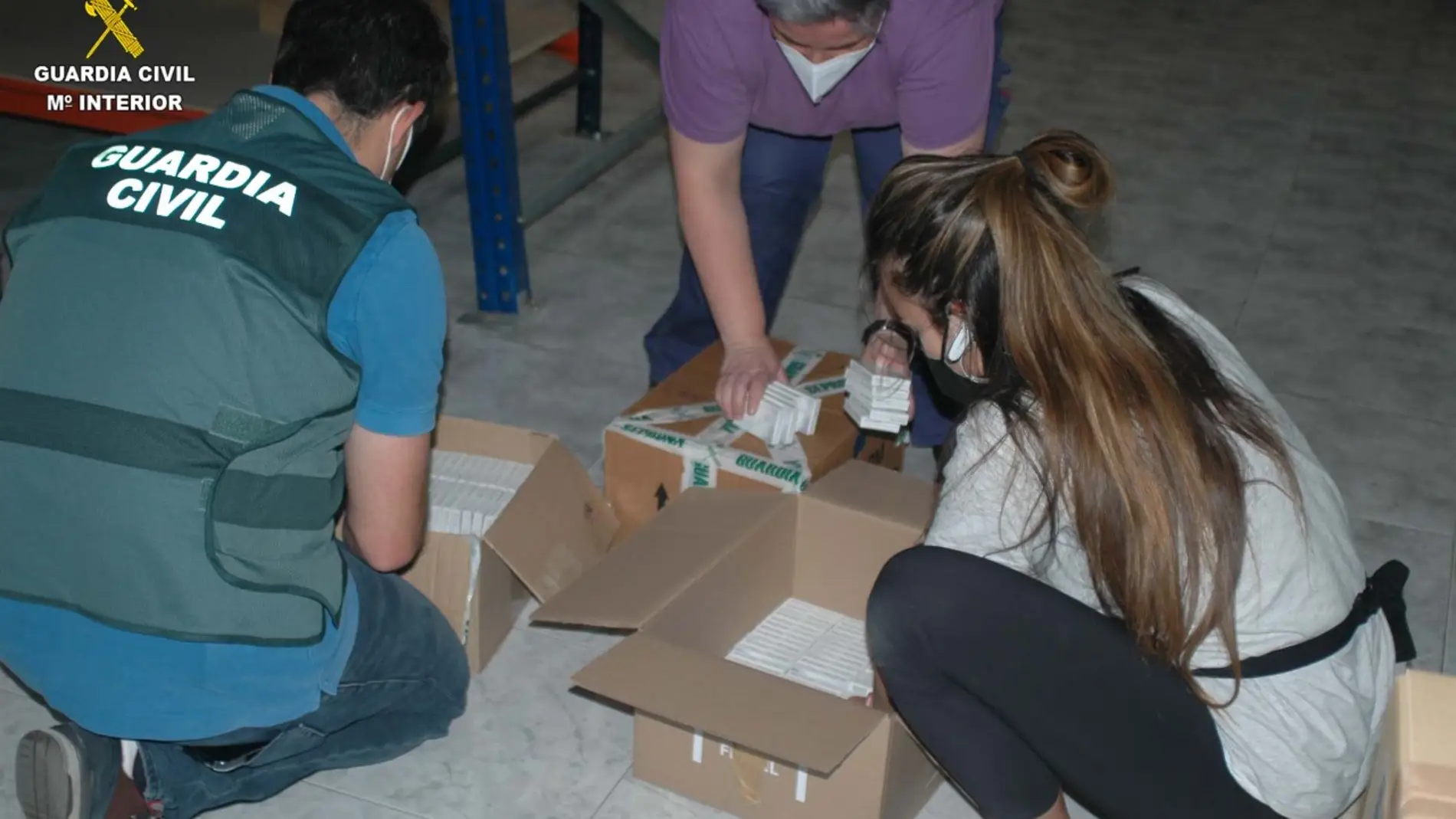 La Guardia Civil se incauta en Gijón de 935 cajas del medicamento ilegal "Rhodicomp"