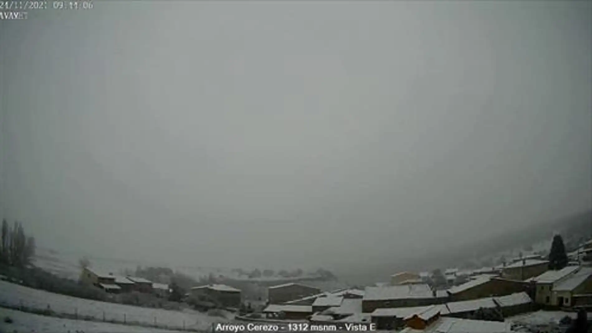 La nieve ha llegado este miércoles a algunas zonas del interior de Castellón en cotas por encima de los 900 metros La nieve ha llegado este miércoles a algunas zonas del interior de Castellón en cotas por encima de los 900 metros