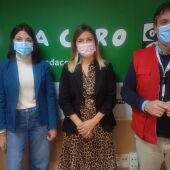 Mariola Galiana, Nayara Malnero y el responsable de campaña de Cruz Roja