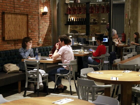 Els restauradors demanen aplicar el certificat covid “de forma casolana” Els restauradors demanen aplicar el certificat covid “de forma casolana”