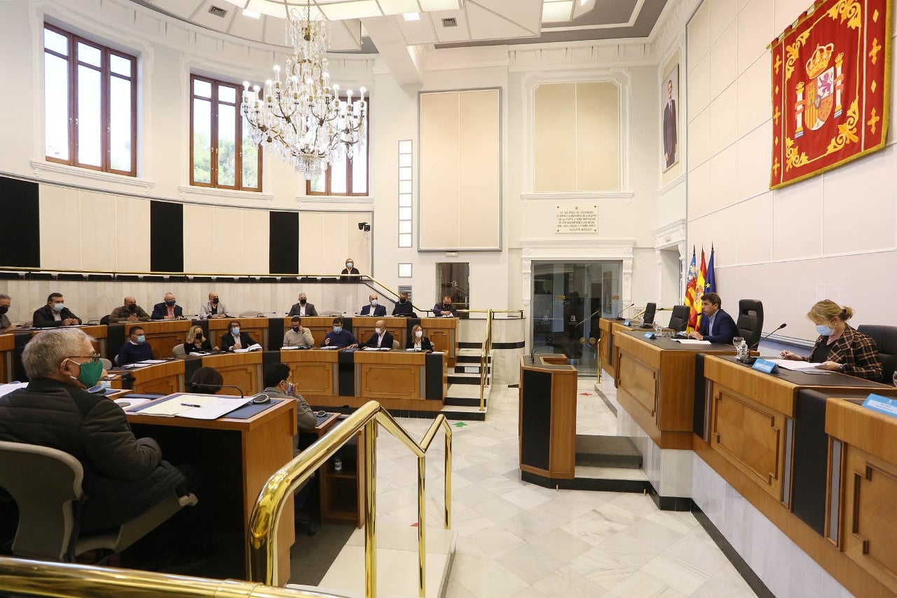 La Comisión del Agua respalda la vía judicial de la Diputación contra los recortes del Gobierno al Tajo-Segura La Comisión del Agua respalda la vía judicial de la Diputación contra los recortes del Gobierno al Tajo-Segura