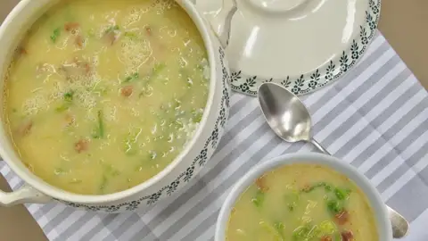 Caldo de Col, chorizo y patata de Robin Food Caldo de Col, chorizo y patata de Robin Food