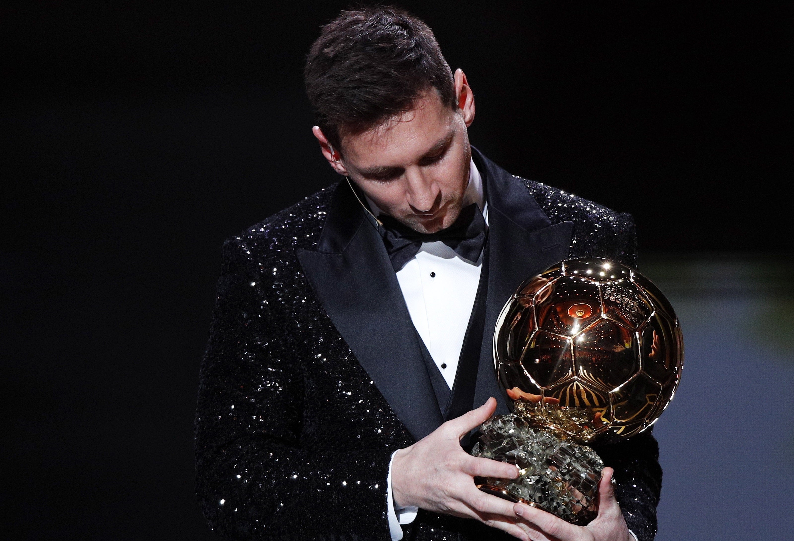 Tertulia: "No se puede discutir que Leo Messi haya ganado el Balón de Oro" Tertulia: "No se puede discutir que Leo Messi haya ganado el Balón de Oro"