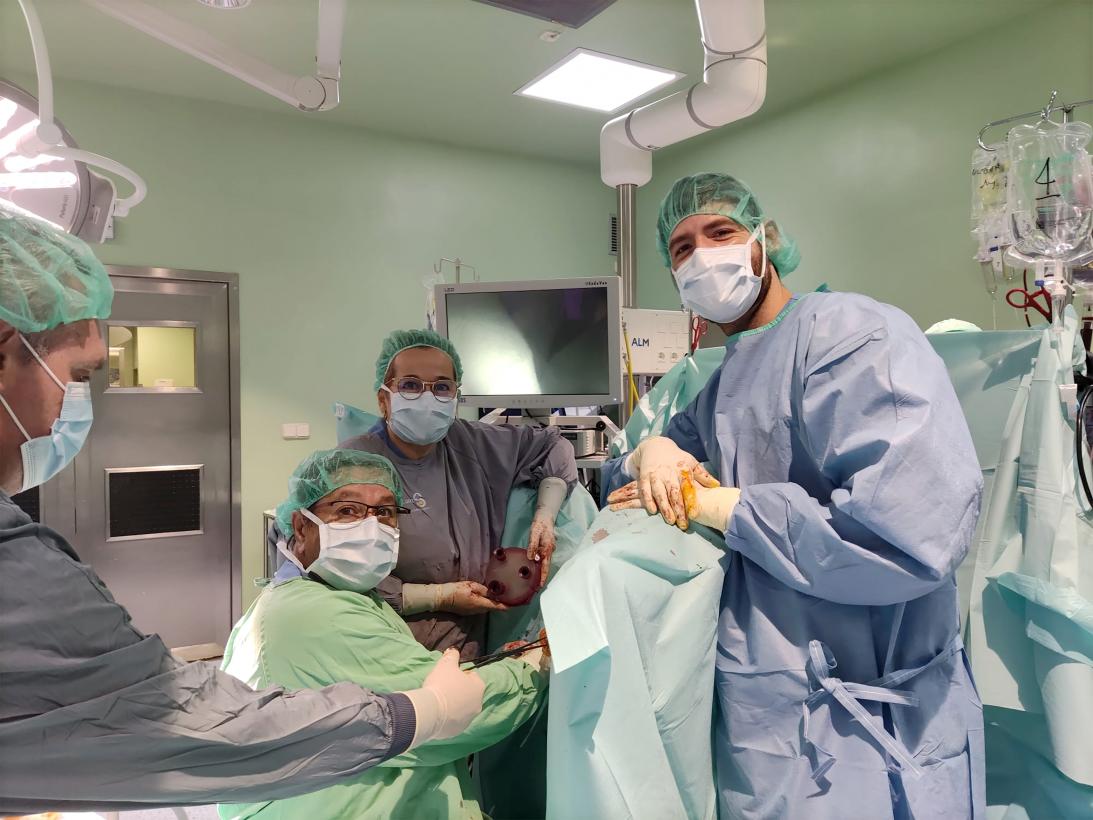 El servicio de Ginecología del Hospital de Manzanares realiza la primera cirugía que no deja cicatrices visibles El servicio de Ginecología del Hospital de Manzanares realiza la primera cirugía que no deja cicatrices visibles