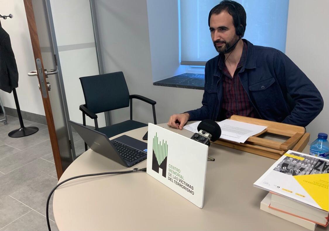 Raúl López, divulgador: "El Memorial de Vitoria es un sitio donde abastecerse de una memoria dura pero necesaria" Raúl López, divulgador: "El Memorial de Vitoria es un sitio donde abastecerse de una memoria dura pero necesaria"