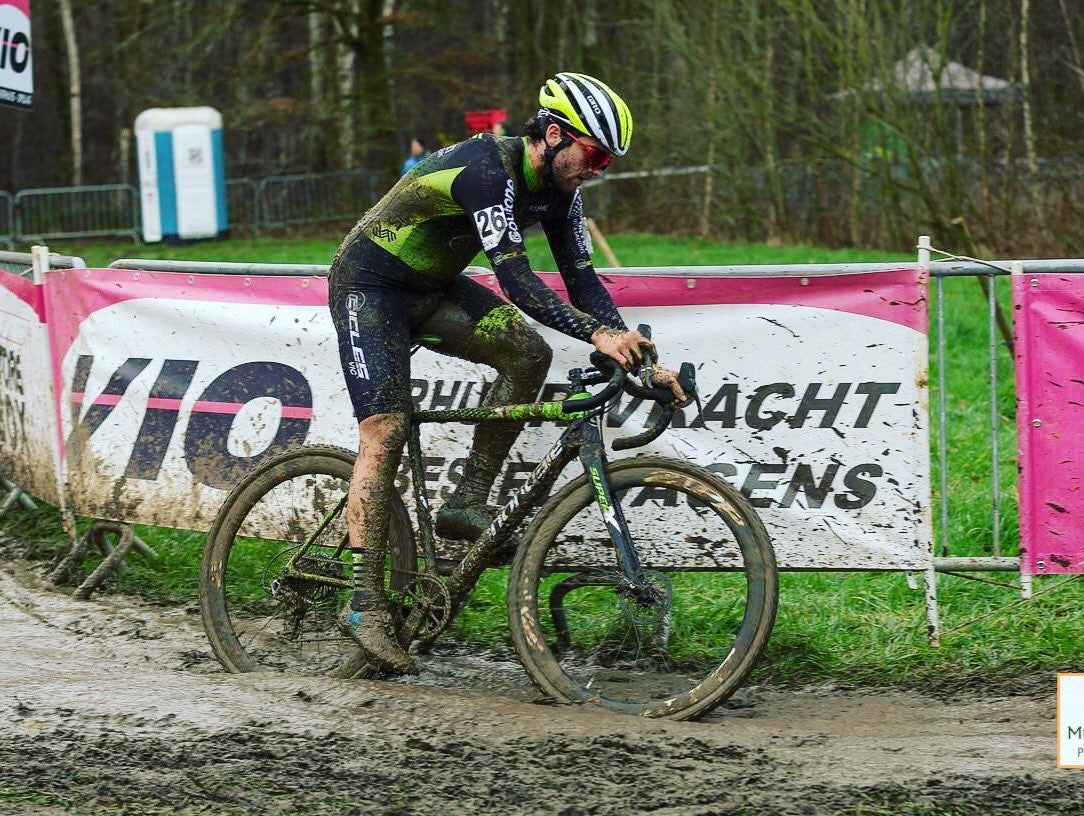 Albert Poblet: "el ciclocross es más duro y explosivo que la ruta" Albert Poblet: "el ciclocross es más duro y explosivo que la ruta"