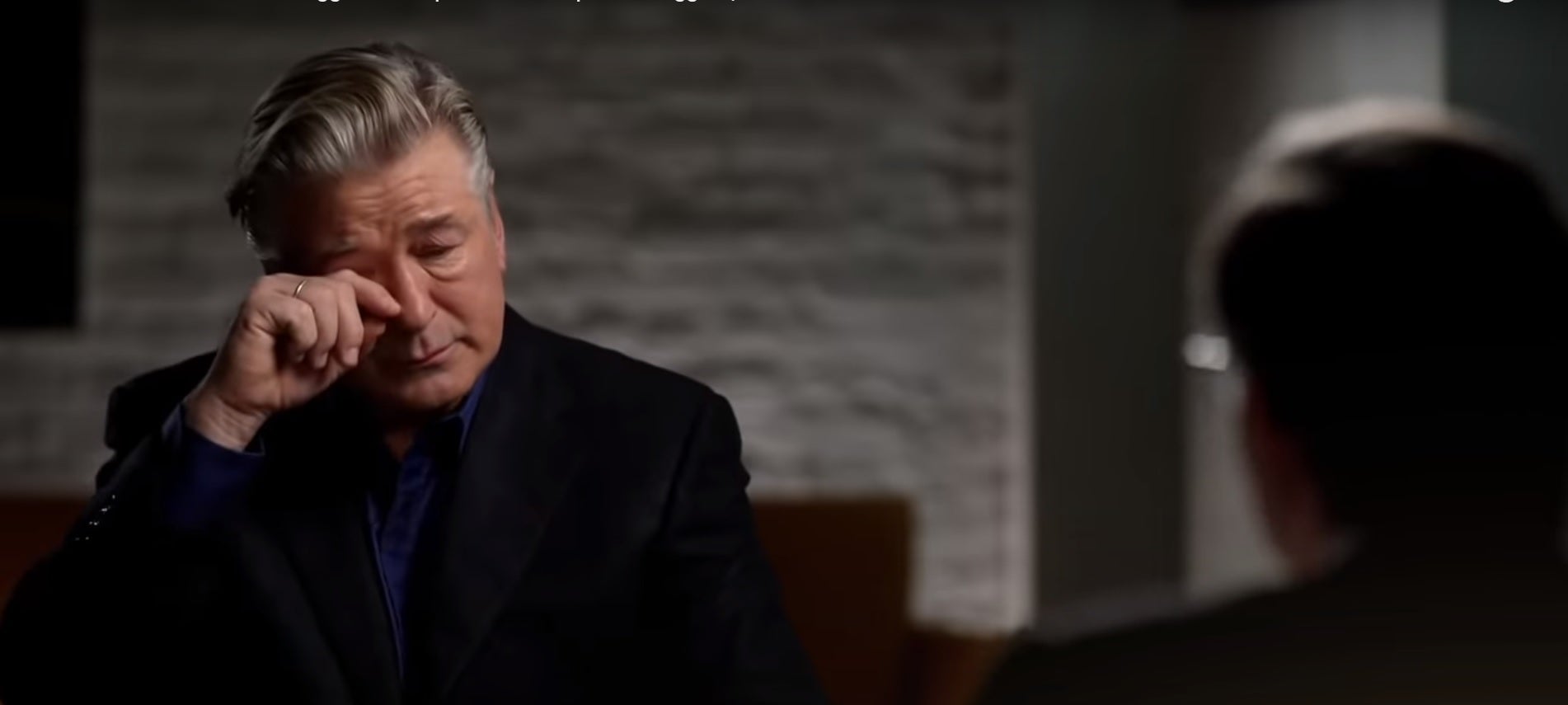 La primera entrevista de Alec Baldwin tras la tragedia en el rodaje de 'Rust': "Yo no apreté el gatillo" La primera entrevista de Alec Baldwin tras la tragedia en el rodaje de 'Rust': "Yo no apreté el gatillo"