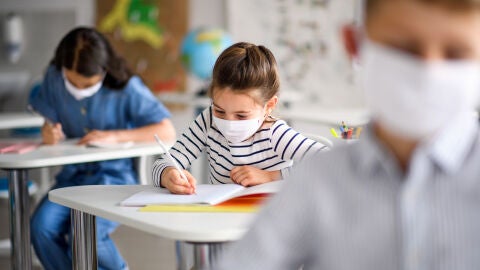 Escolares en un aula