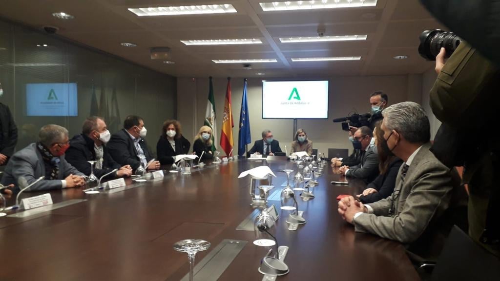 Firmado en Sevilla el convenio del metal de Cádiz Firmado en Sevilla el convenio del metal de Cádiz