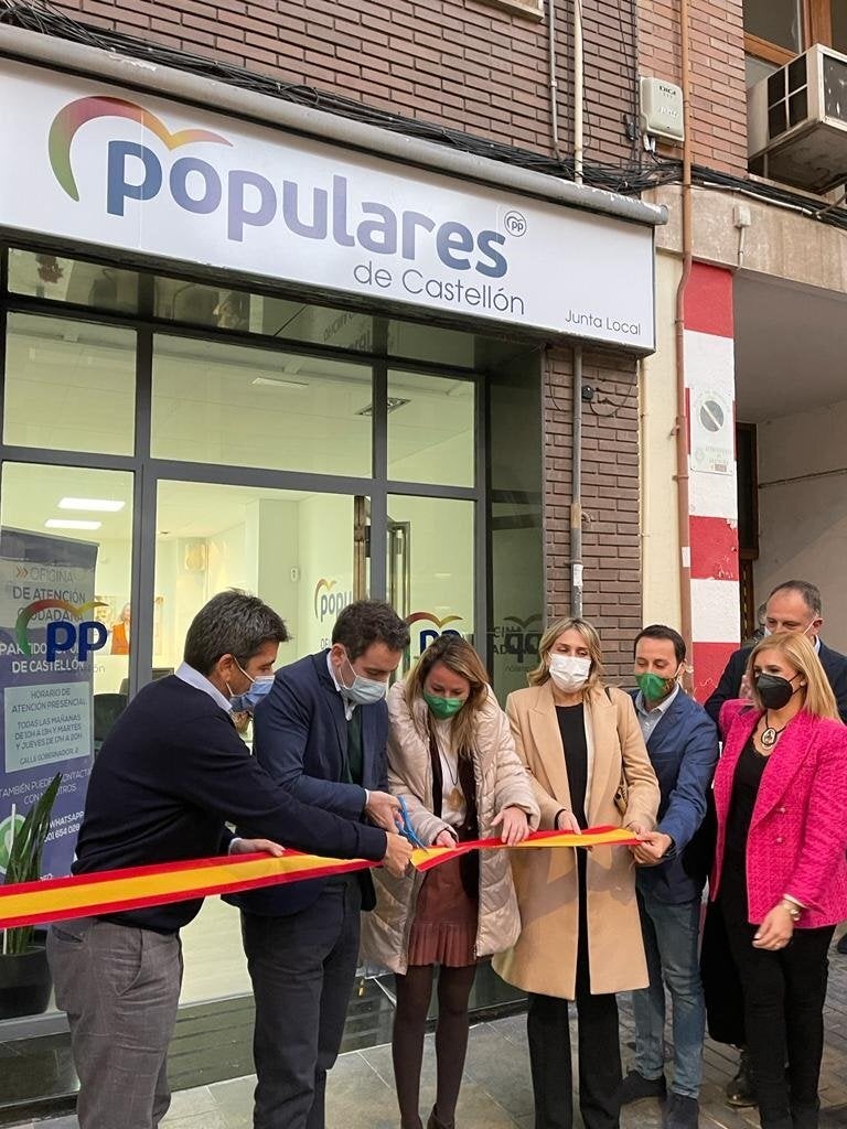 Teodoro García Egea inaugura la nueva Oficina Ciudadana del PP Teodoro García Egea inaugura la nueva Oficina Ciudadana del PP