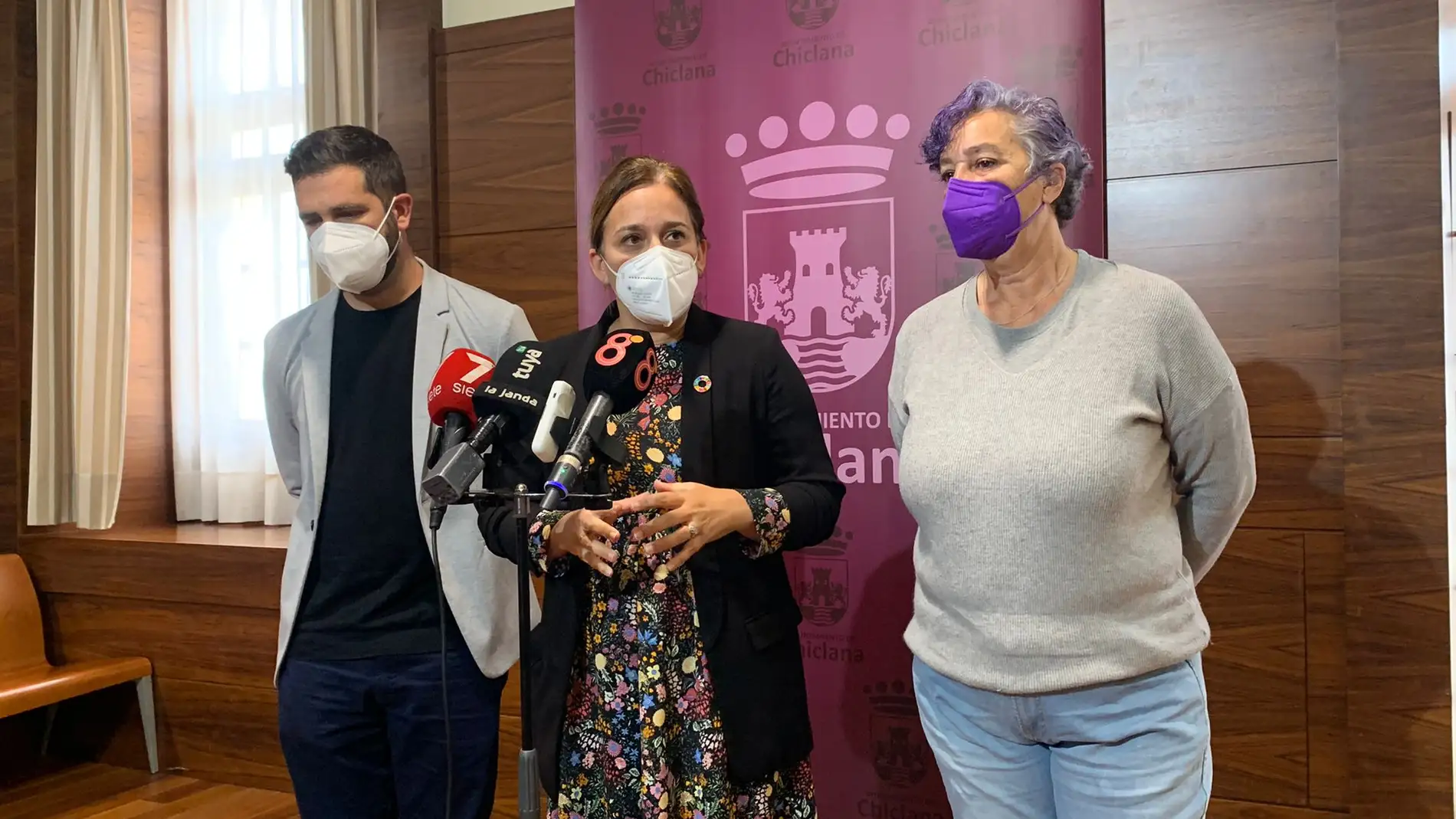Rueda de prensa de los portavoces municipales de PSOE, IU y Podemos en Chiclana