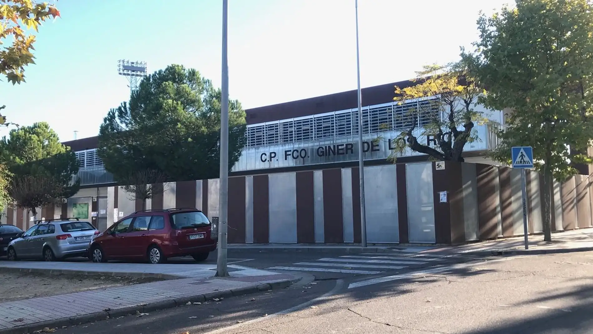 La consejera de educación confía en resolver la situación del Giner de Los Ríos tras el puente