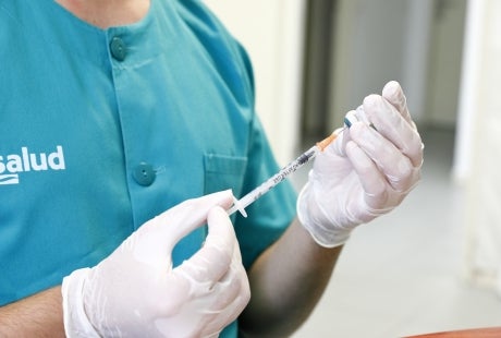 Los sanitarios reciben desde hoy la dosis de refuerzo Los sanitarios reciben desde hoy la dosis de refuerzo