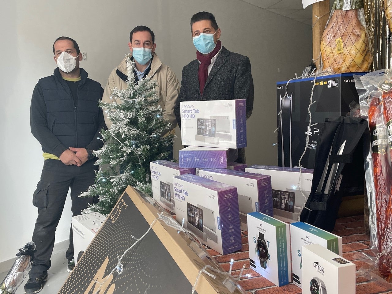 Andrés Díaz: "Xa esta todo preparado para iniciar as festas de nadal no concello" Andrés Díaz: "Xa esta todo preparado para iniciar as festas de nadal no concello"
