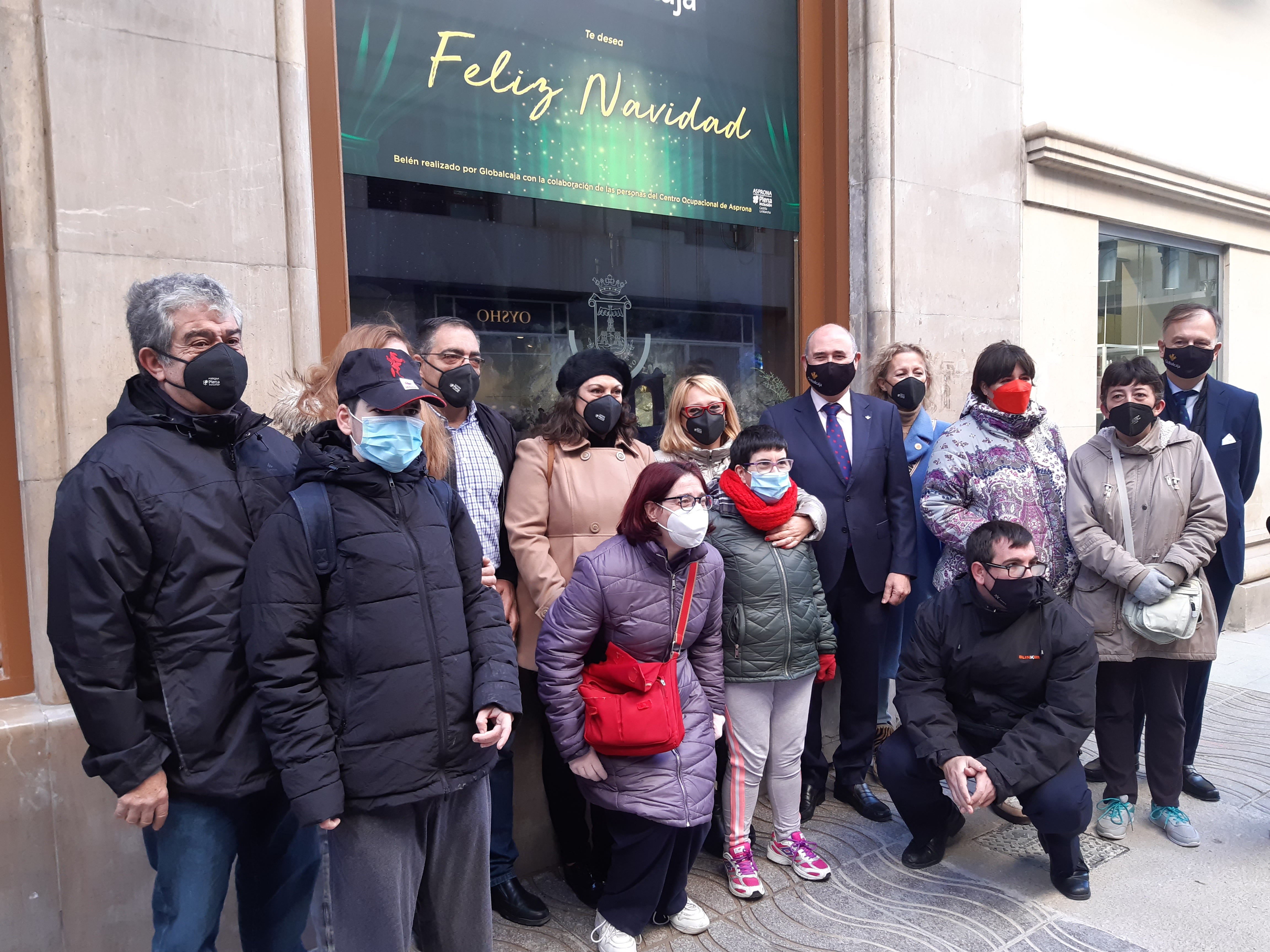 250 figuras y con la colaboración de Asprona: Así se ha montado el Belén de Globalcaja 250 figuras y con la colaboración de Asprona: Así se ha montado el Belén de Globalcaja
