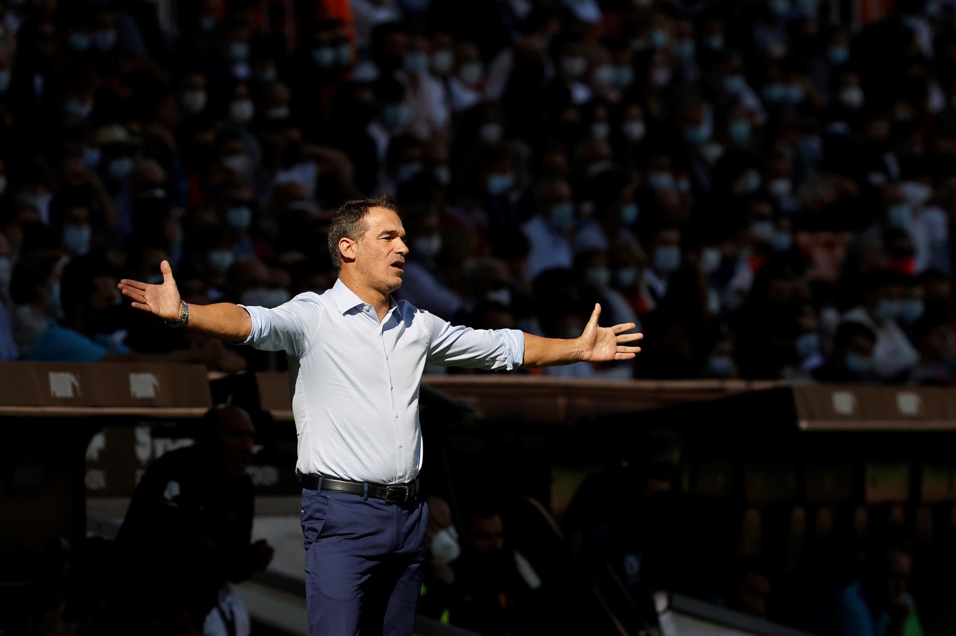 El entrenador del Mallorca, Luis García Plaza, tras derrotar al Atleti: "El gol clave ha sido el del empate" El entrenador del Mallorca, Luis García Plaza, tras derrotar al Atleti: "El gol clave ha sido el del empate"
