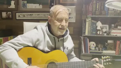 El chotis de Carlos Rodríguez contra la matanza de cotorras en Madrid El chotis de Carlos Rodríguez contra la matanza de cotorras en Madrid