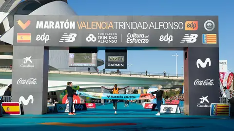 Lawrence Cherono ganador del Maratón Valencia Trinidad Alfonso EDP Lawrence Cherono ganador del Maratón Valencia Trinidad Alfonso EDP