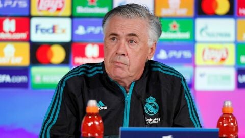 Ancelotti durante la rueda de prensa previa al partido de Liga de Campeones