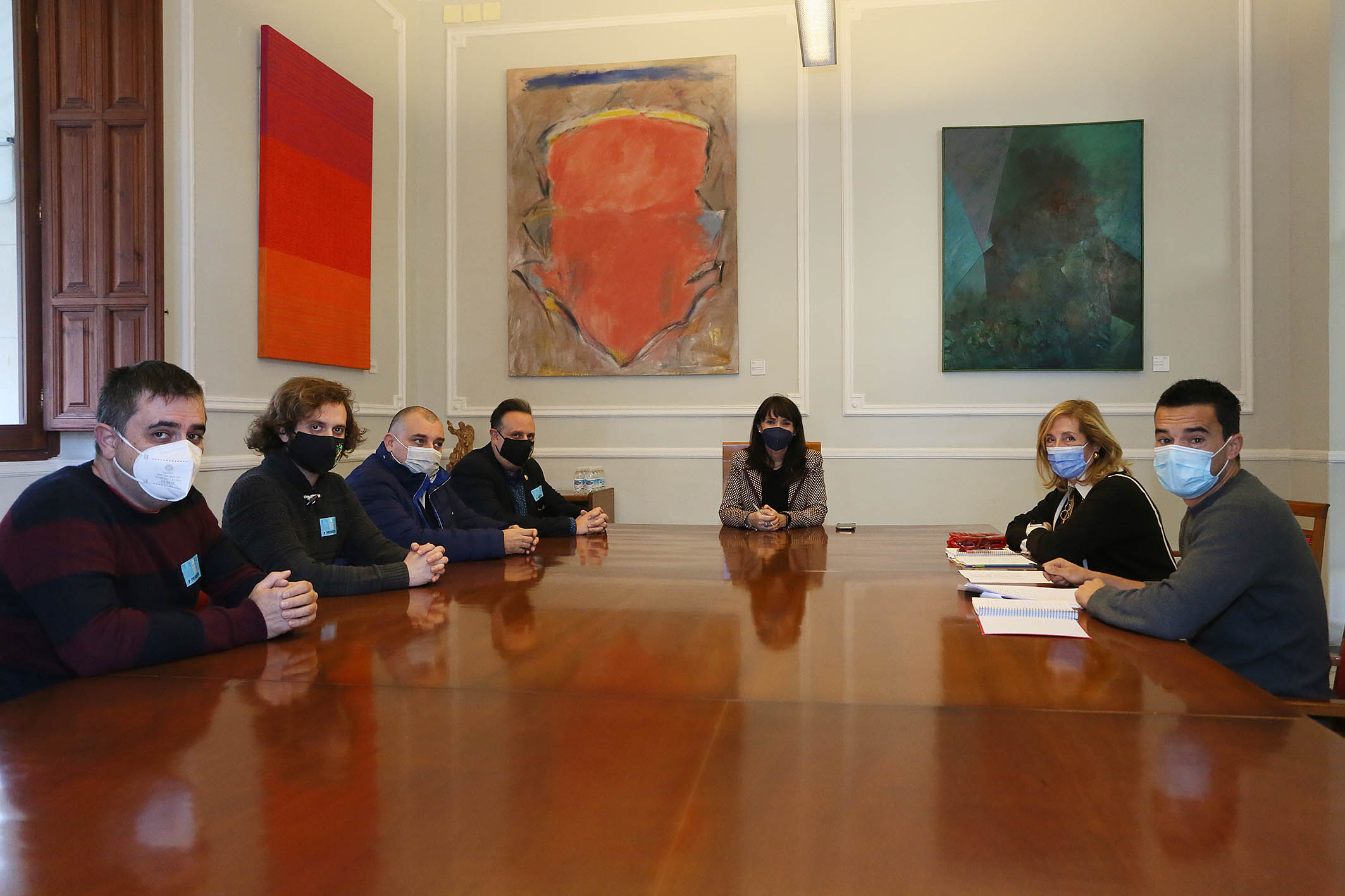 La Diputación respalda la creación de una ruta artística navideña con obras de artesanos alicantinos La Diputación respalda la creación de una ruta artística navideña con obras de artesanos alicantinos