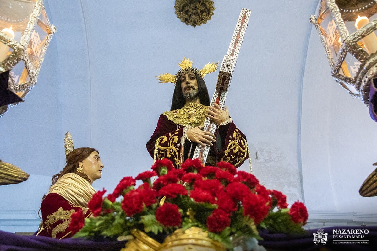 El Nazareno y la Patrona protagonizan este miércoles en Cádiz una salida procesional histórica El Nazareno y la Patrona protagonizan este miércoles en Cádiz una salida procesional histórica