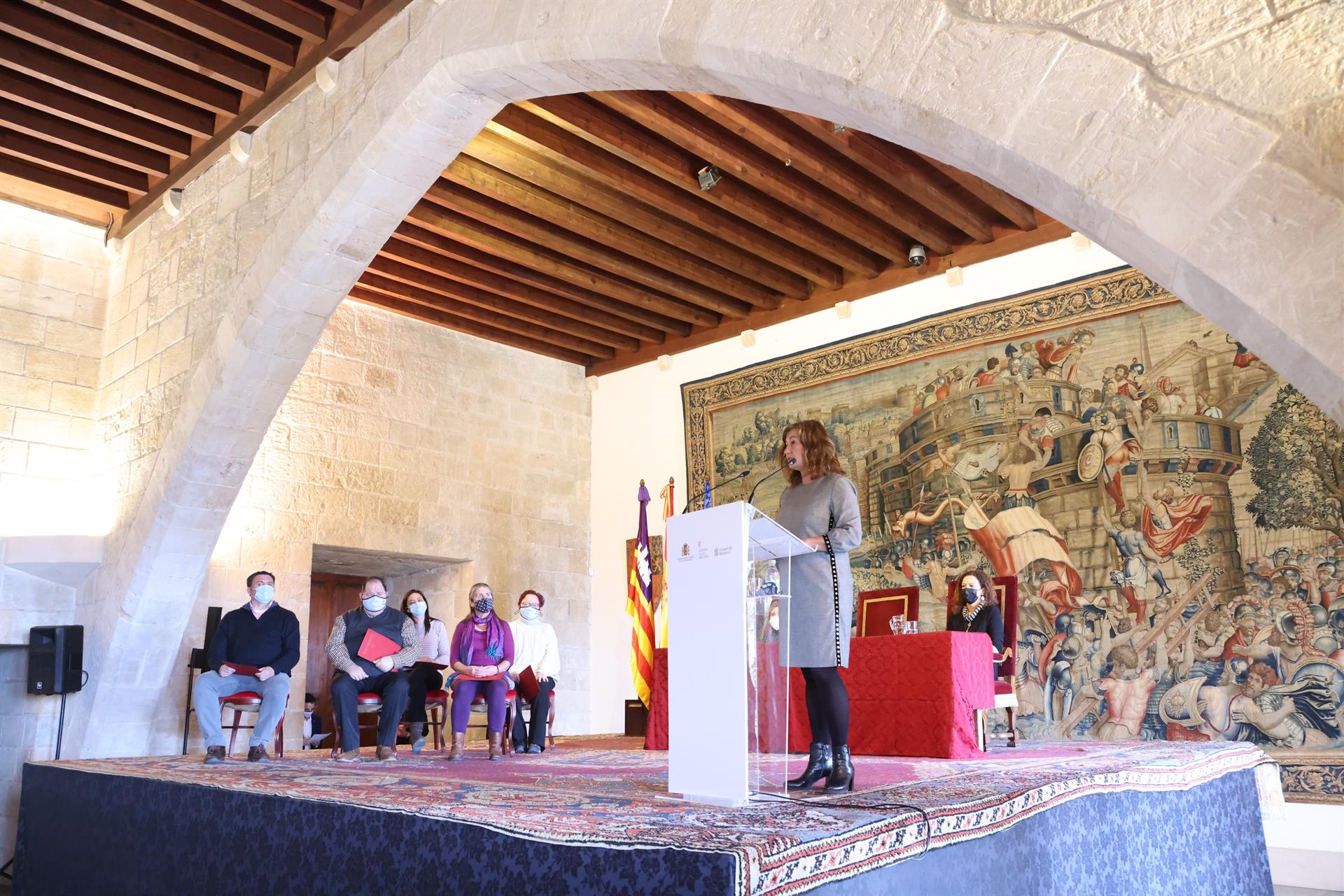 Armengol resalta que la pandemia ha demostrado que la Constitución "está más vigente que nunca" Armengol resalta que la pandemia ha demostrado que la Constitución "está más vigente que nunca"