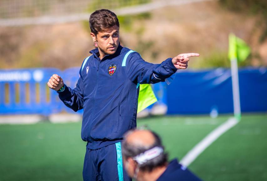 Alessio Lisci: "Tengo cero dudas con este equipo" Alessio Lisci: "Tengo cero dudas con este equipo"