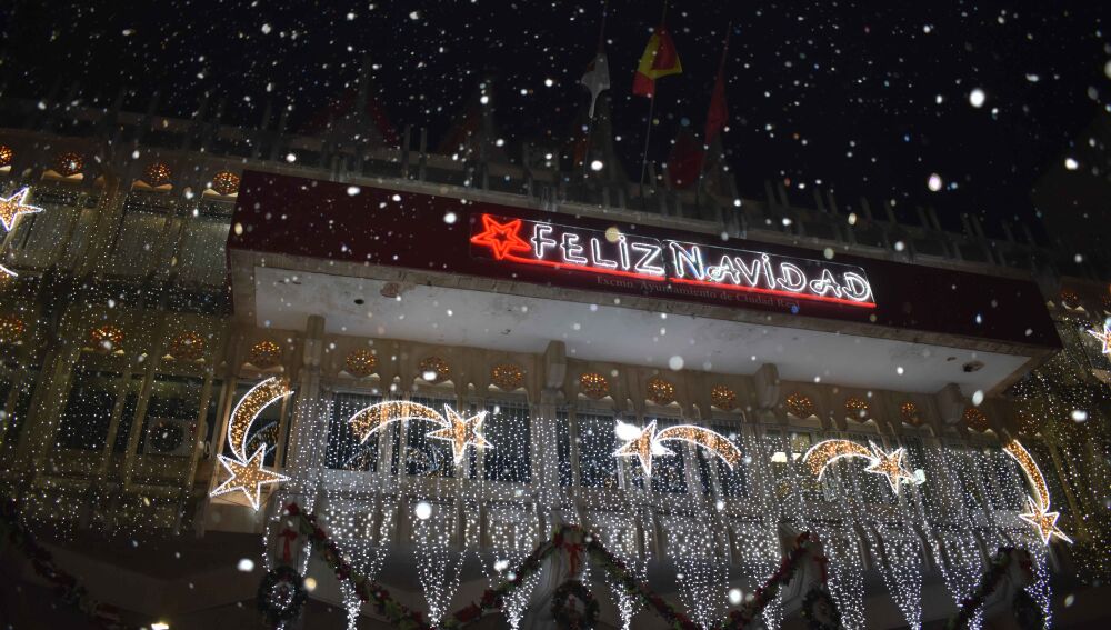 Fachada iluminada del Ayuntamiento