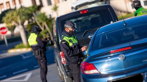l'Alf&agrave;s del P&iacute; intensifica los controles de tr&aacute;fico para estas fiestas.