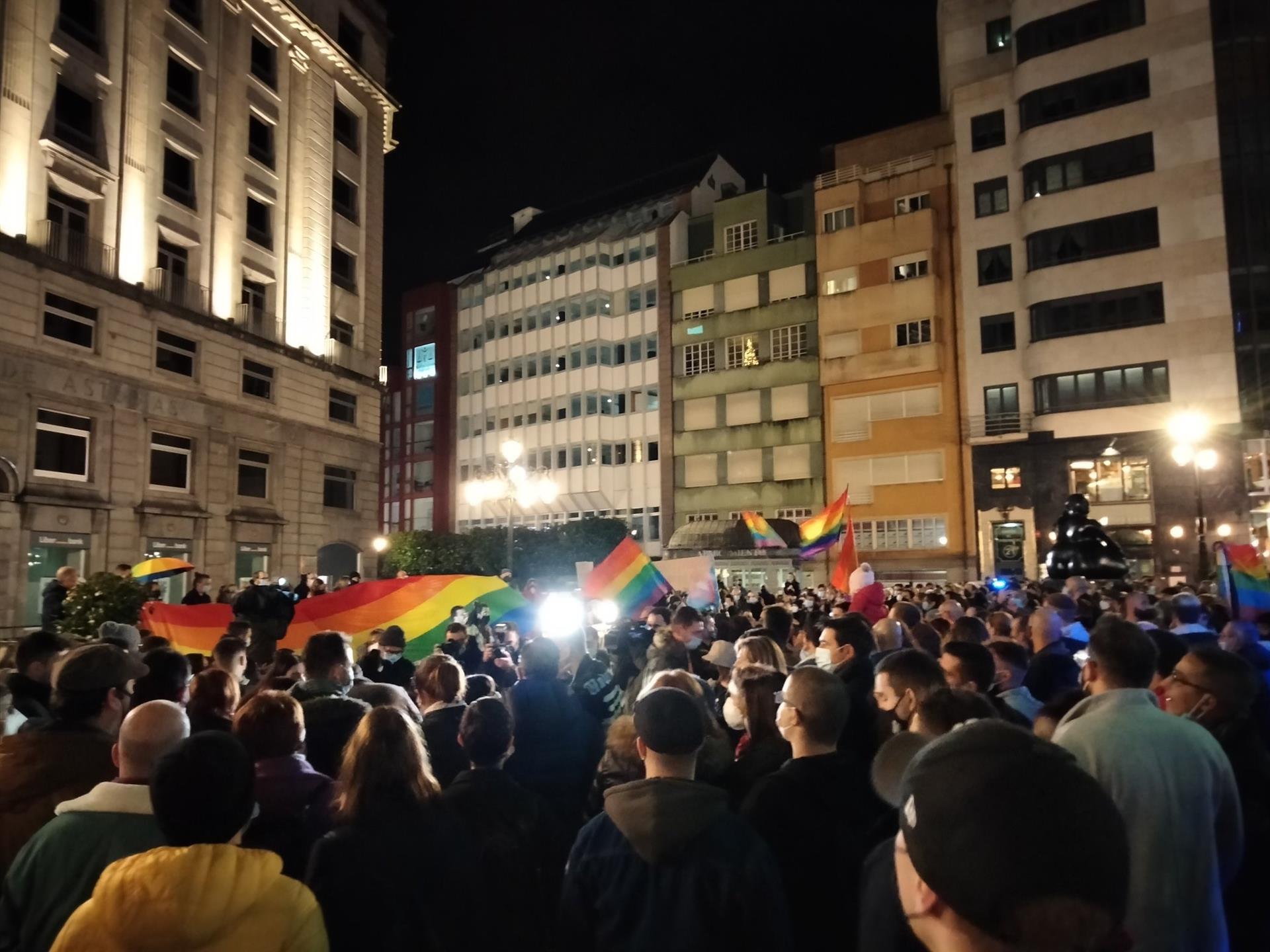 Concentración en Oviedo contra la agresión a Kevin Rubio Concentración en Oviedo contra la agresión a Kevin Rubio