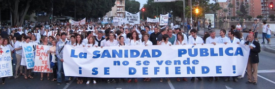 La Marea Blanca denuncia que el presupuesto en salud pública "se reduce escandalosamente" en la Región de Murcia La Marea Blanca denuncia que el presupuesto en salud pública "se reduce escandalosamente" en la Región de Murcia