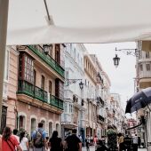 Una calle central de Cádiz