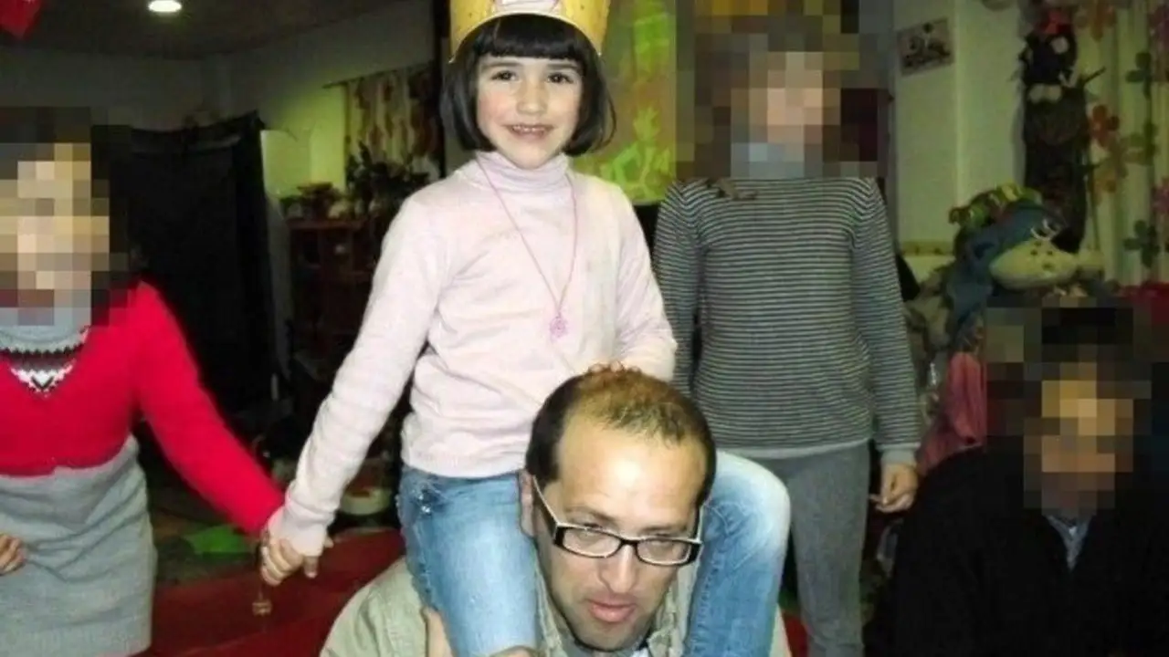 María Domínguez, y de su padre, Miguel Ángel María Domínguez, y de su padre, Miguel Ángel