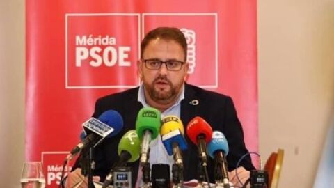 Antonio Rodríguez Osuna reelegido secretario general del PSOE de Mérida