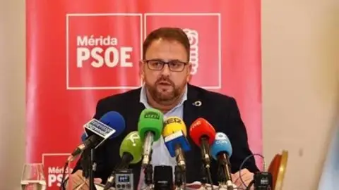 Antonio Rodríguez Osuna reelegido secretario general del PSOE de Mérida Antonio Rodríguez Osuna reelegido secretario general del PSOE de Mérida