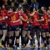 La selección española femenina de balonmano celebra su pase a las semifinales del Mundial