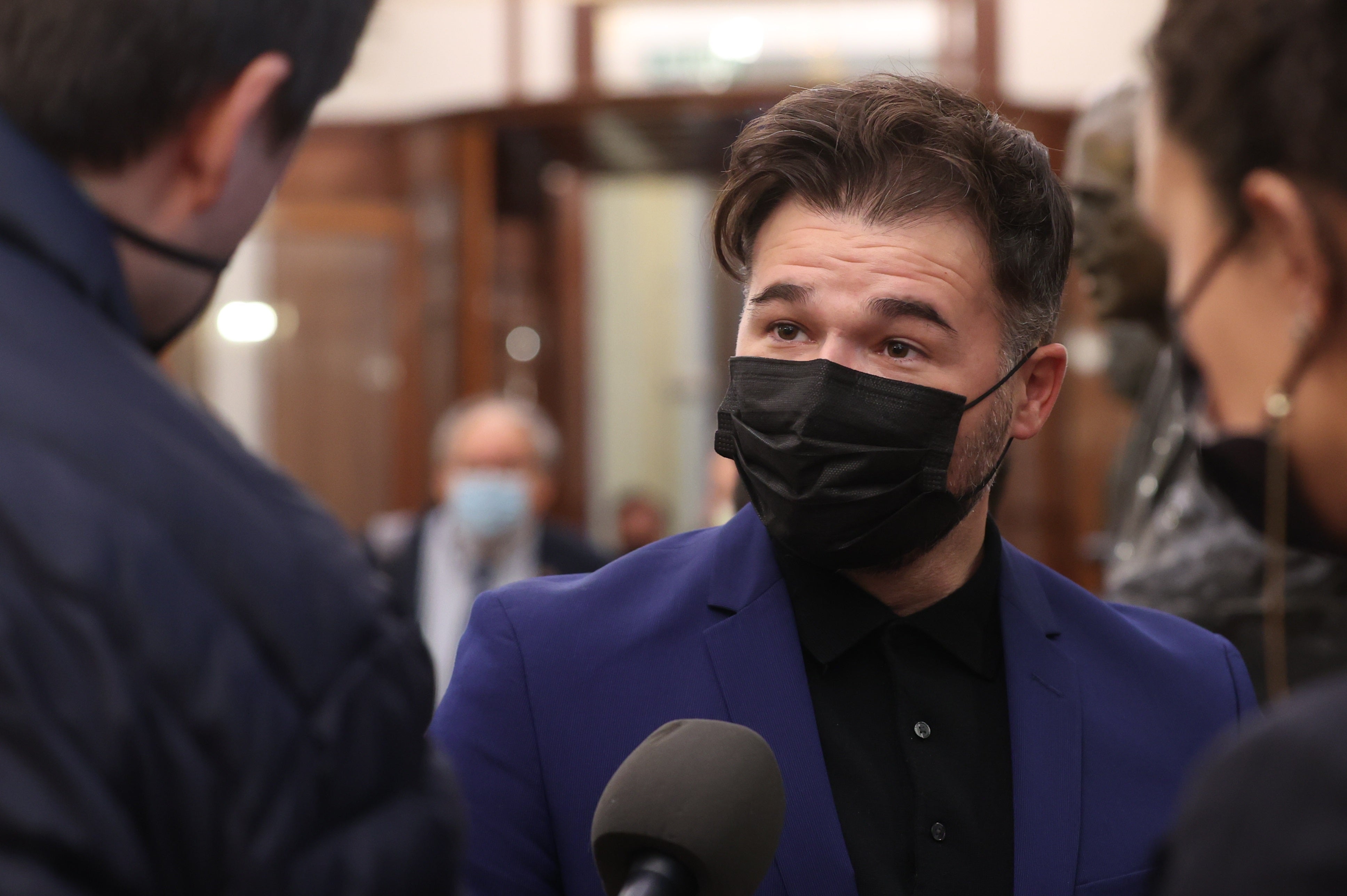 Este es el acuerdo entre el Gobierno y ERC para la Ley Audiovisual: 15 millones de euros públicos para series en catalán y un fondo de doblaje Este es el acuerdo entre el Gobierno y ERC para la Ley Audiovisual: 15 millones de euros públicos para series en catalán y un fondo de doblaje