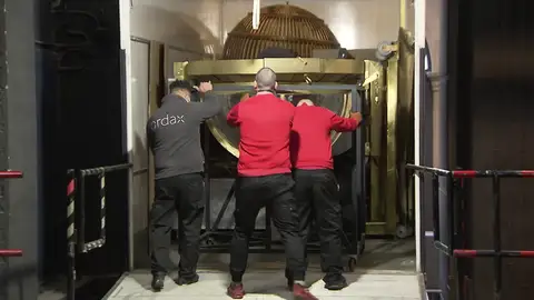 Los bombos del sorteo de Navidad llegan al Teatro Real de Madrid Los bombos del sorteo de Navidad llegan al Teatro Real de Madrid
