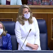 Yolanda Díaz se encara a Vox: "Si algún día llegan al Gobierno tendrán huelgas y manifestaciones masivas" Yolanda Díaz se encara a Vox: "Si algún día llegan al Gobierno tendrán huelgas y manifestaciones masivas"