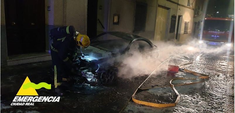 Un hombre de La Solana trasladado al hospital por inhalación de humo Un hombre de La Solana trasladado al hospital por inhalación de humo